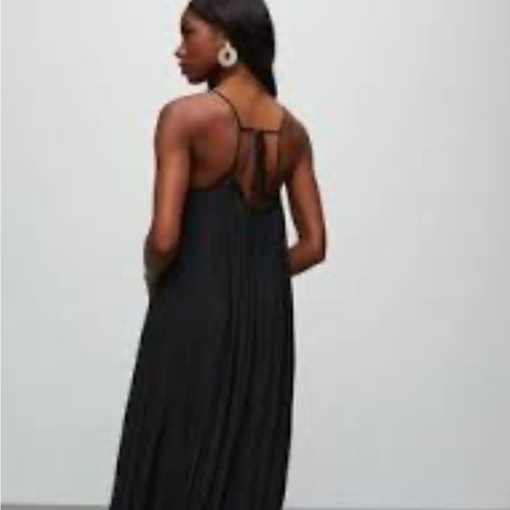NWOT VICI HYFVE Black Flowy Maxi Dress with Back Tie Detail - Medium